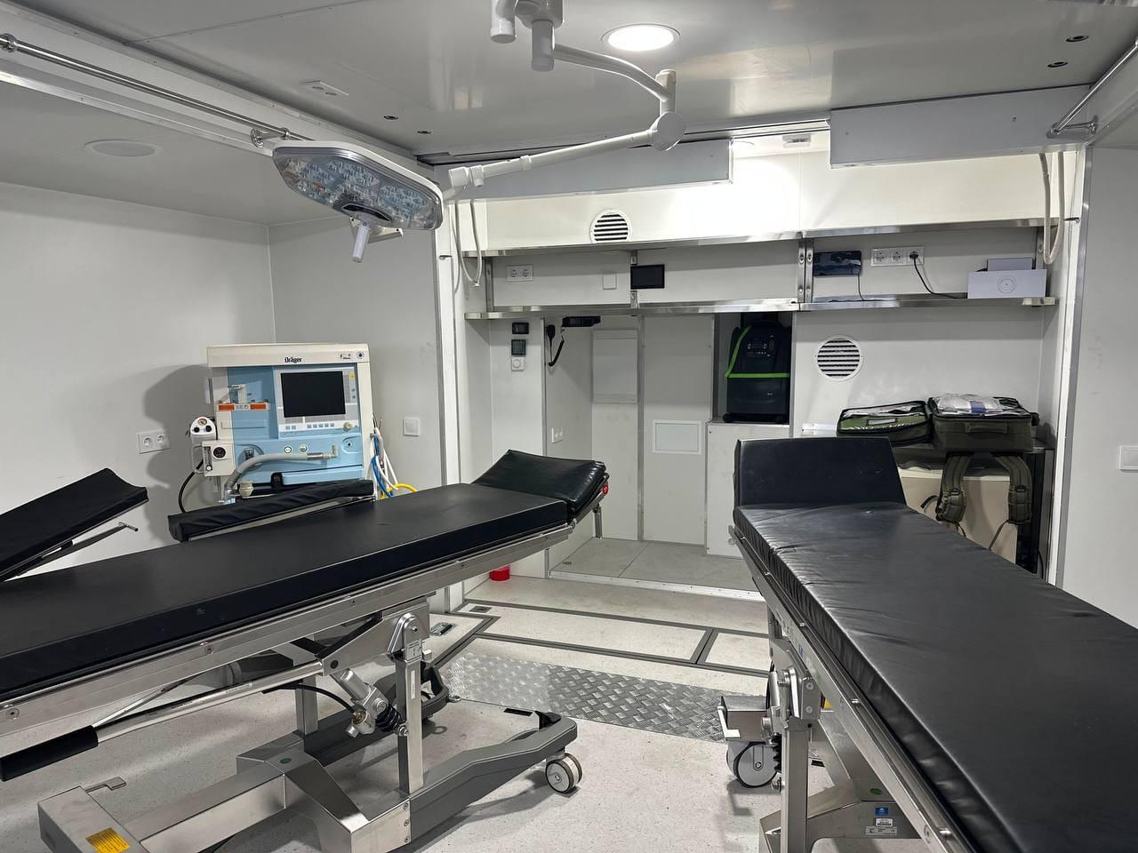 An autonomous mobile medical unit on wheels that saves lives close to the front line has received humanitarian support from our foundation, including operating tables donated by our Swiss partner.